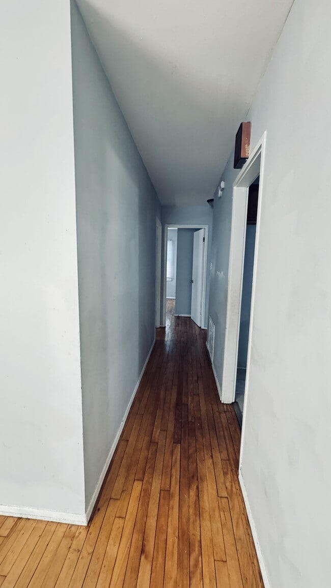 Building Photo - 4408 E 7th Ave