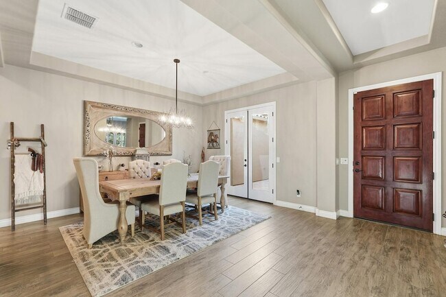 Building Photo - 10702 E Lumiere Ave