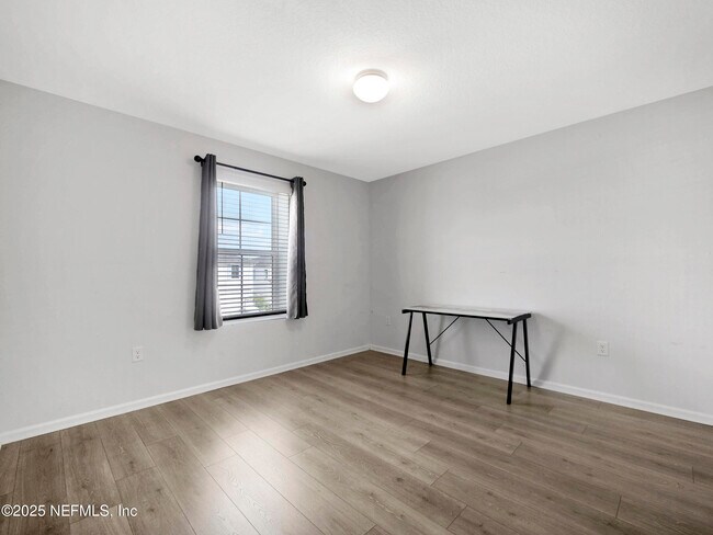 Building Photo - 597 Meadow Ridge Dr