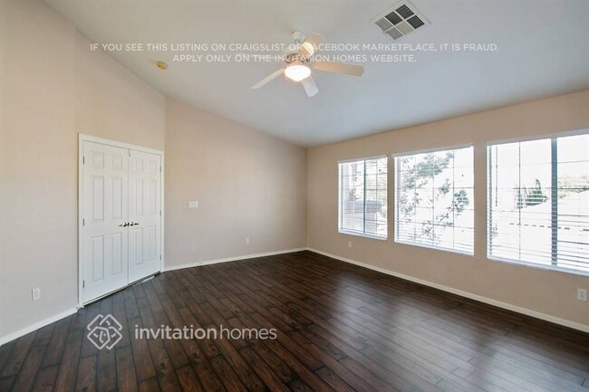 Building Photo - 2731 Enchanted Isle St