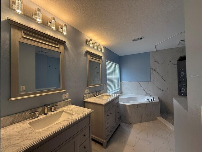 Building Photo - 212 Arbor Woods Cir
