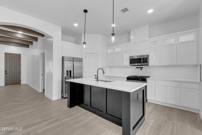 Building Photo - 15148 Destination