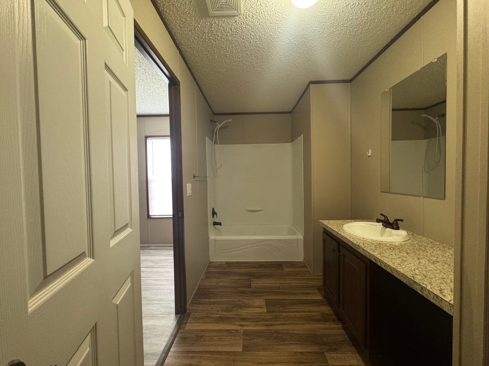 Building Photo - 4095 Geranium Ln