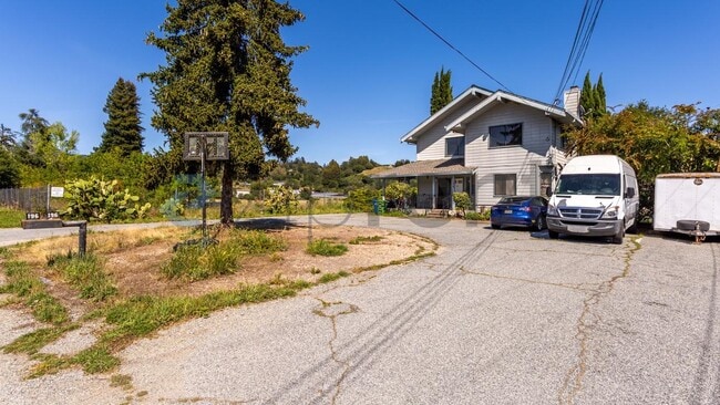 Building Photo - 196 Browns Valley Rd