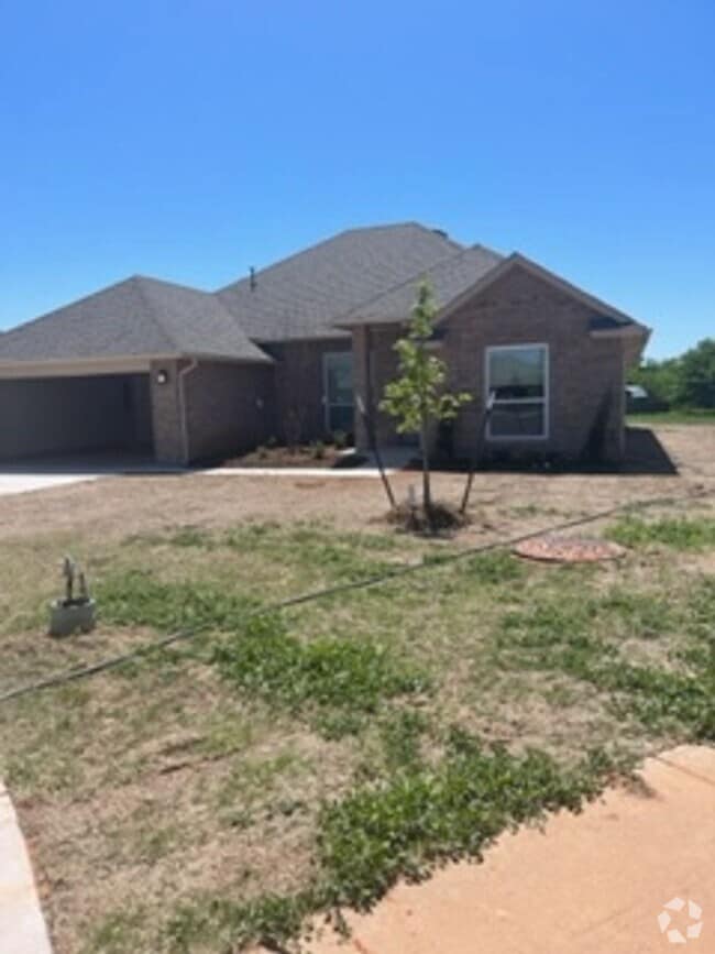 Building Photo - FIRST MONTH FREE - Beautiful New Home!