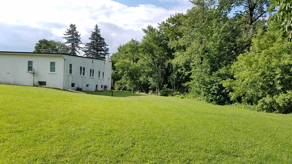 Building Photo - 140 S Poplar St