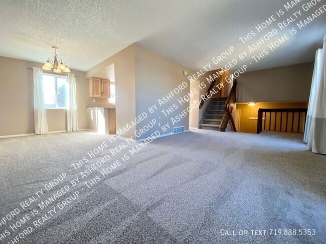 Building Photo - 8001 Horizon Dr