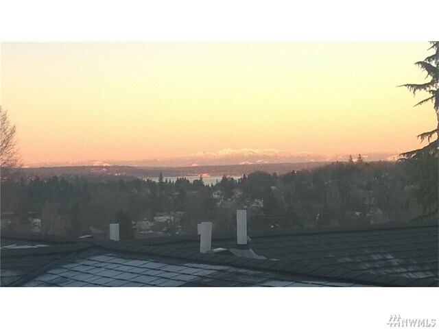 Building Photo - 1820 24th Ave