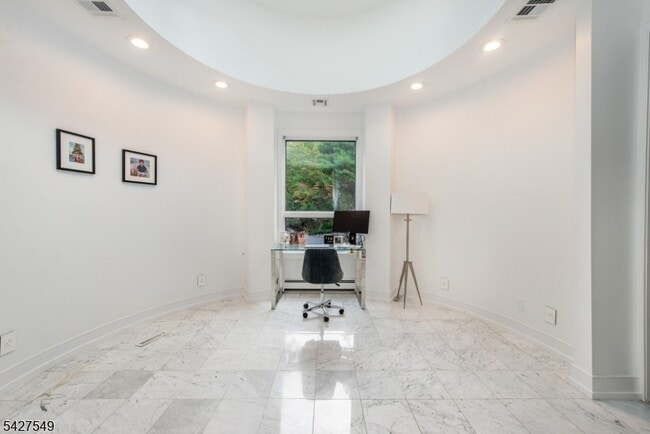 Building Photo - 4 Springwood Terrace