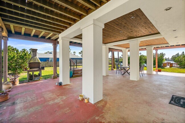 Building Photo - 8851 A1A S