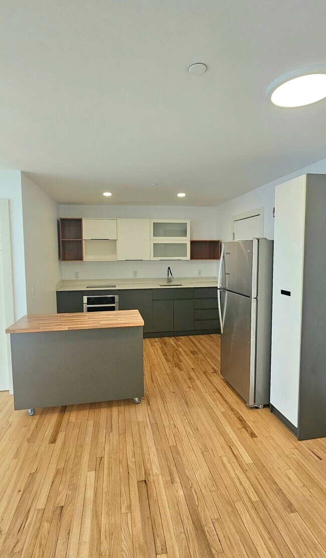 Building Photo - 35 Springside Ave