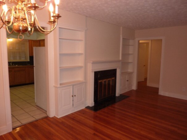 Building Photo - 3833 Elmwood Ave
