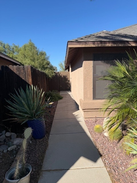 Building Photo - FOR RENT