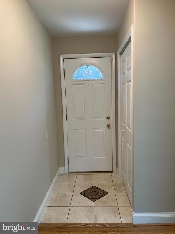 Building Photo - 4616 Willow Run Dr