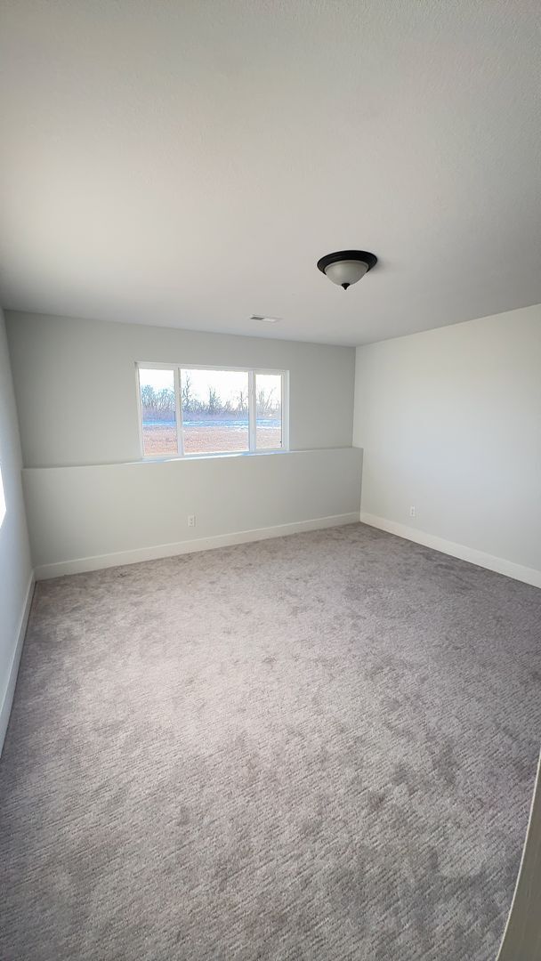 Building Photo - $1,850 - 4 bed 3 bath - Newer Build Duplex *COMING SOON*