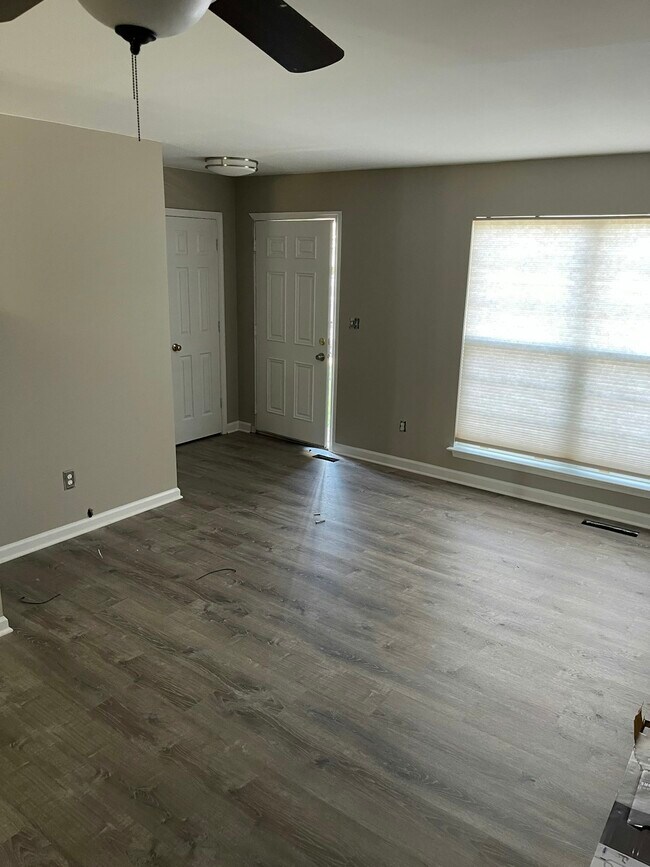 Building Photo - 16933 Toms River Loop