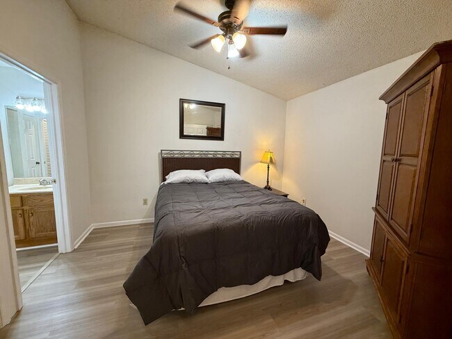 Building Photo - 12718 Westhampton Cir