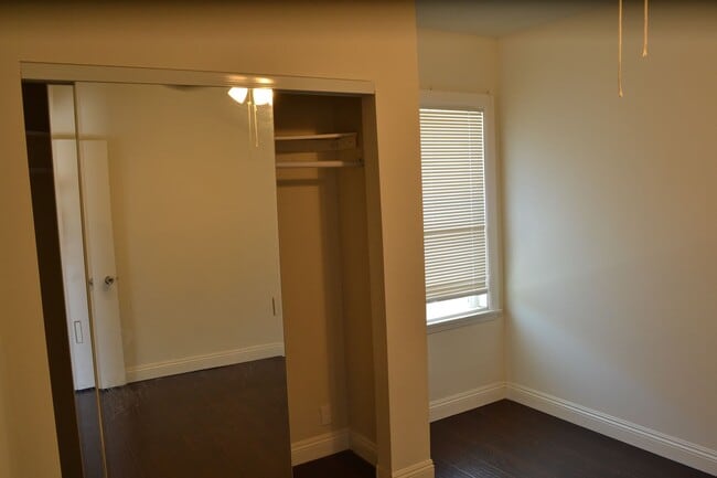 Building Photo - ??Newly Remodeled 2 Bed / 1 Bath Apartment...