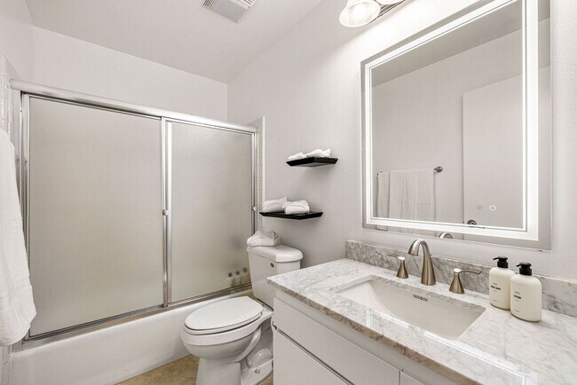 Building Photo - Sunnyside House with Pool in Palm Springs (Monthly Only - No Long Term)