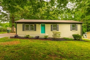 Building Photo - 2608 Meadow Lark Ln