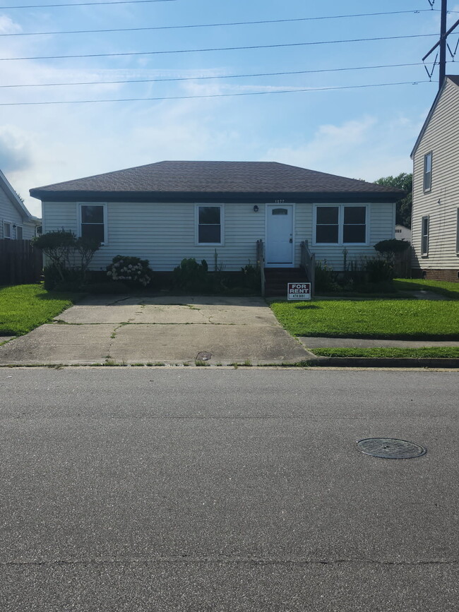 Building Photo - 1577 Gallery Ave