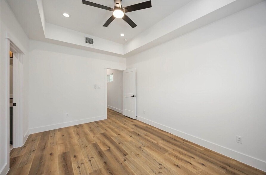 Building Photo - 8007 Cora St