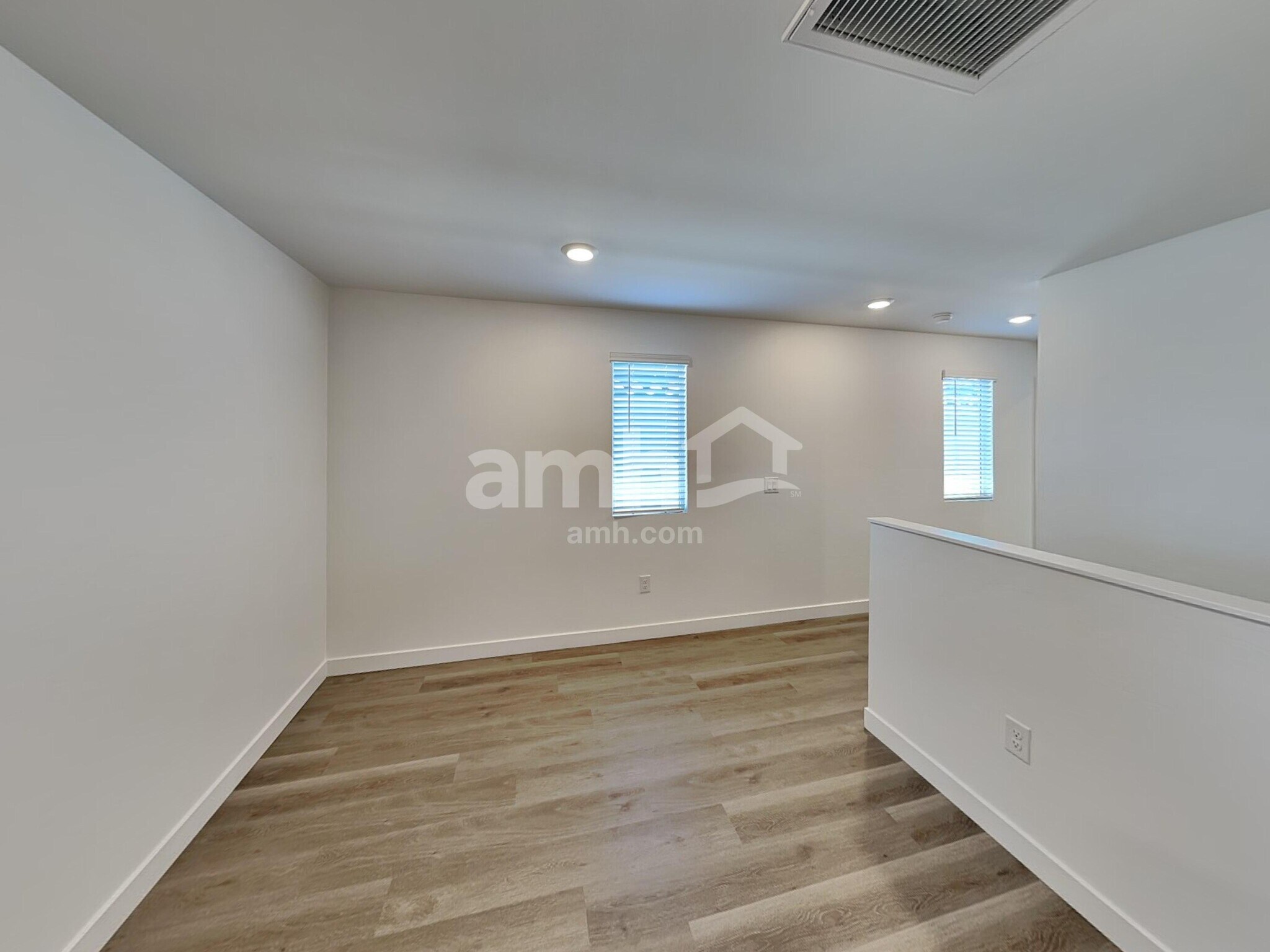 Building Photo - 9567 E Harkes Dr