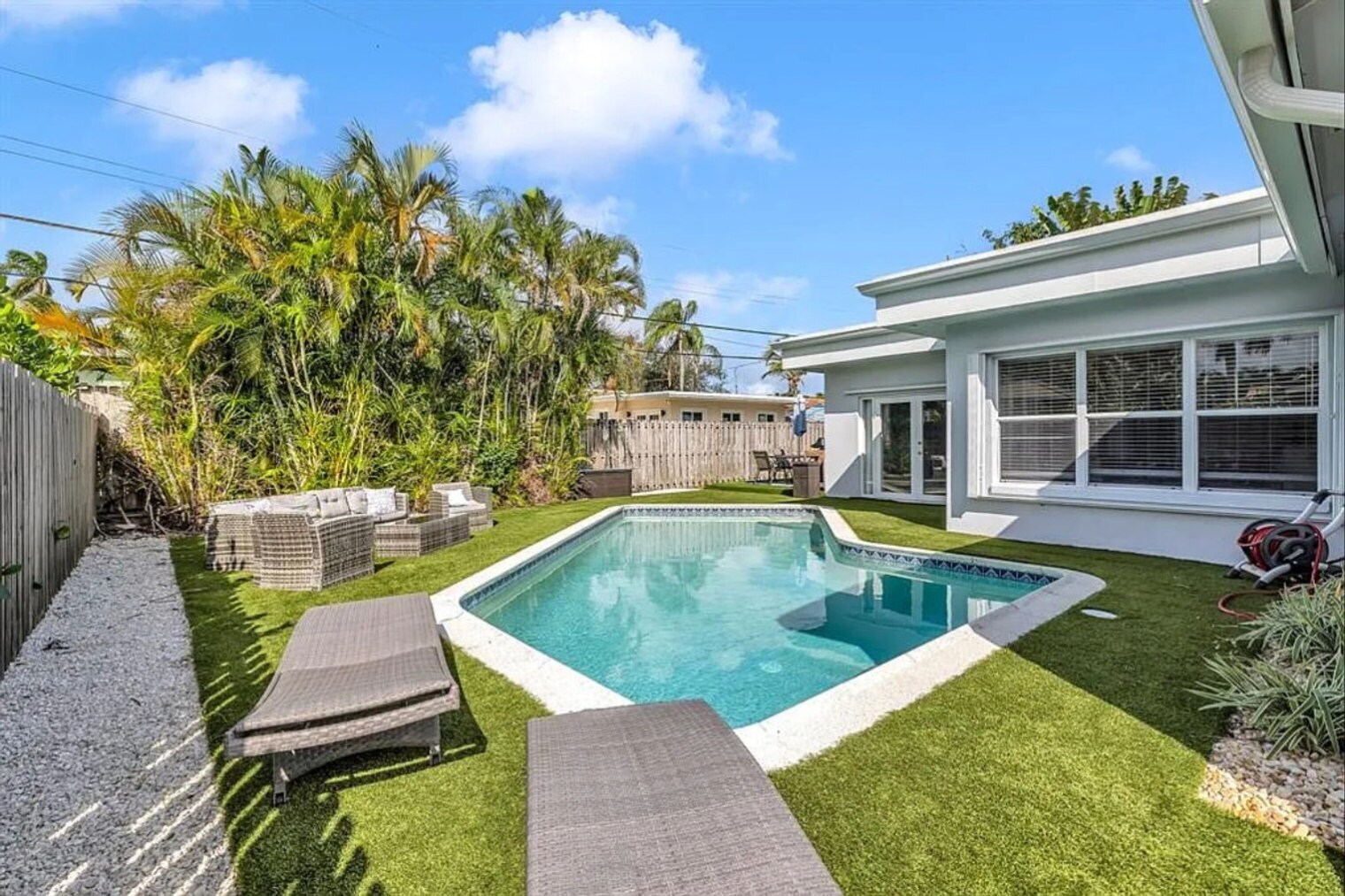 Building Photo - 1684 SE 10th Ave