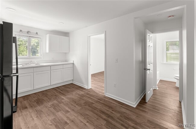 Building Photo - 8521 Sheridan Dr