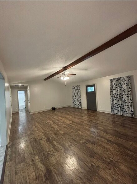 Building Photo - 113 Moss Ln