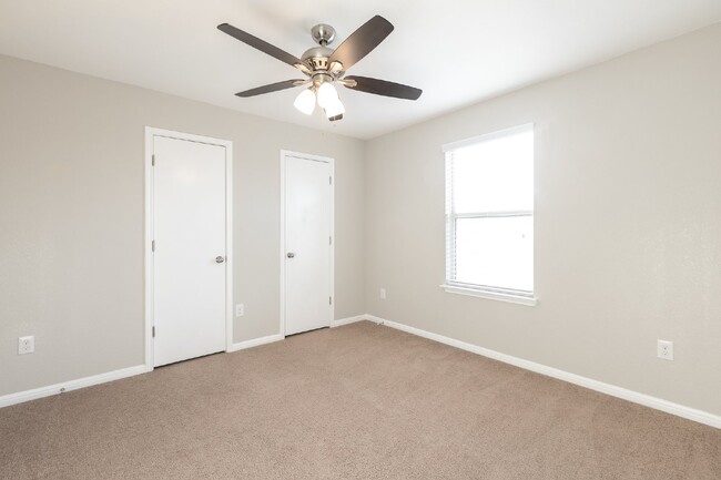 Building Photo - 4 Bedroom Home Available for September Move-In