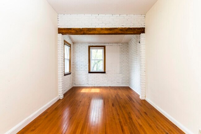 Building Photo - 27 Garrison Ave