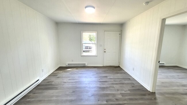 Building Photo - Remodeled Two Bedroom House for Rent in La...