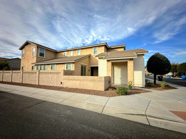 Building Photo - 4717 W Sweet Iron Pass