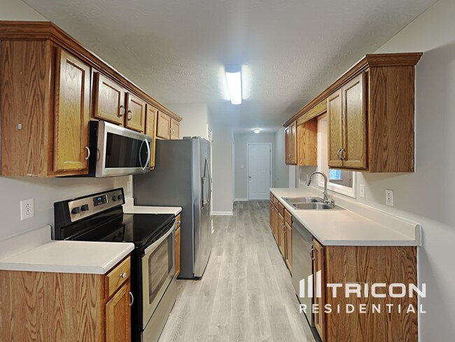 Building Photo - 1429 Cedar Springs Cir