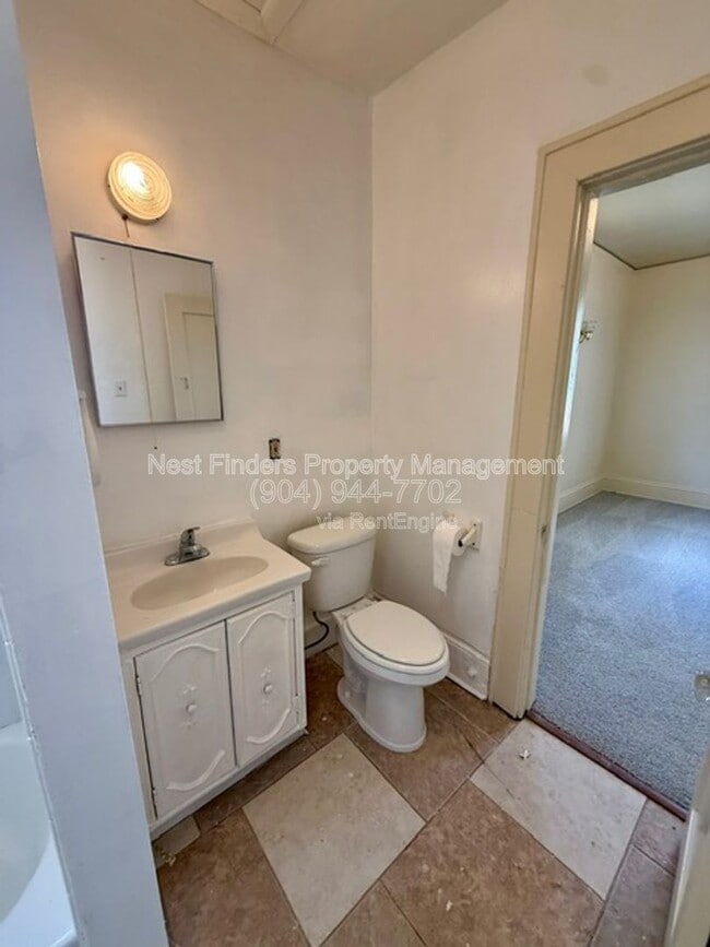 Building Photo - 2309 College St