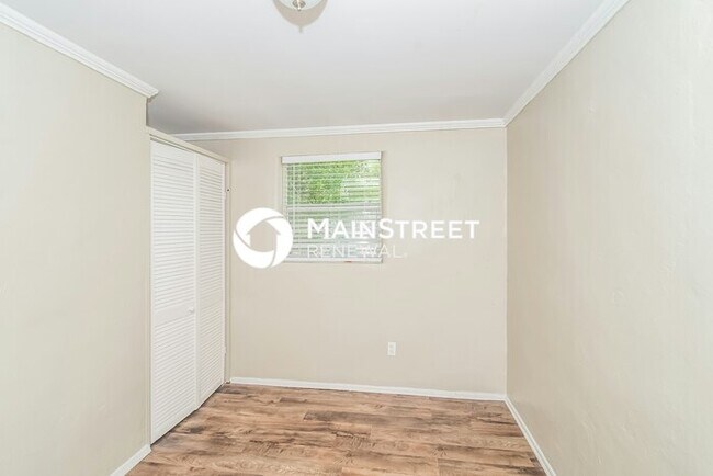 Building Photo - 3 Bedroom Pet-Friendly Home in Jacksonvill...