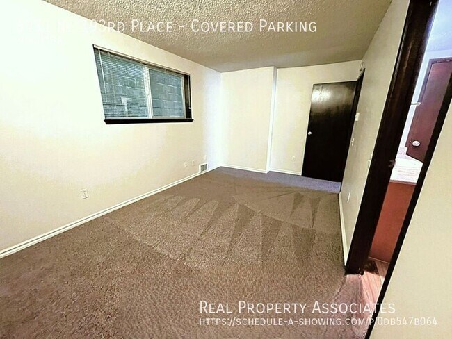 Building Photo - 6131 NE 193rd Pl