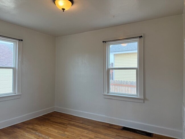 Building Photo - Thirteenth 2104 &amp; 2102