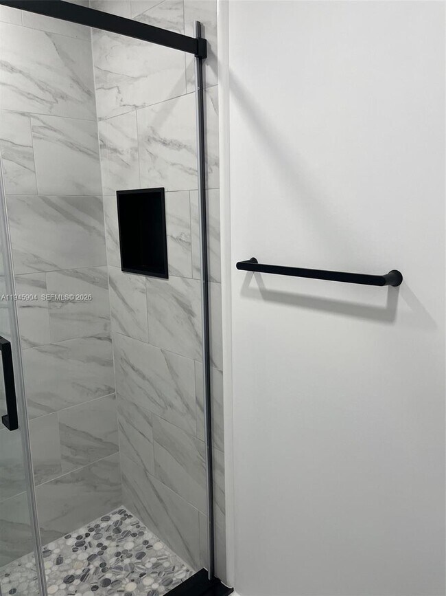 Building Photo - 1045 SW 122nd Ct