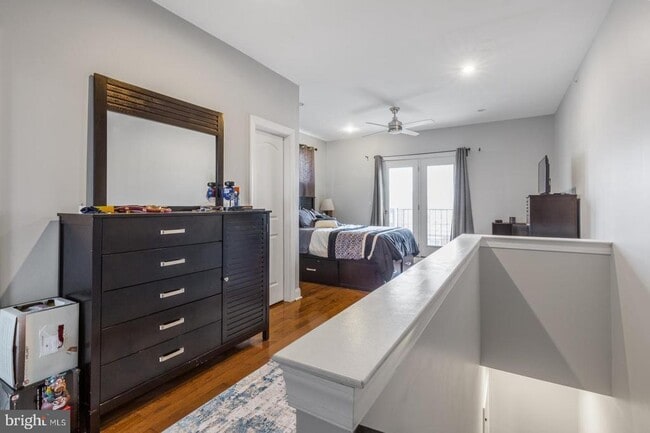 Building Photo - 2524 Sepviva St