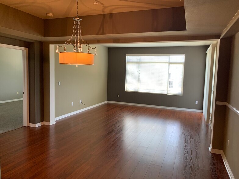 Building Photo - 8355 Station Village Ln