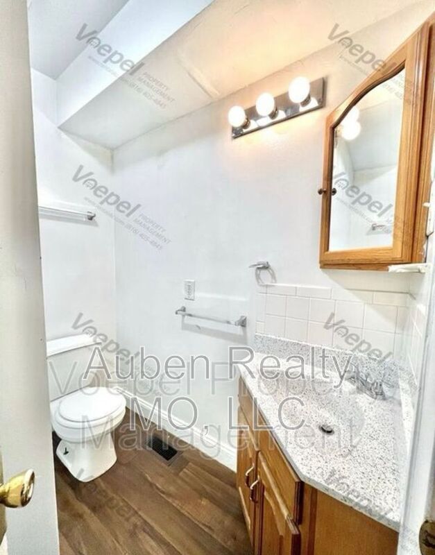 Building Photo - 5446 Harrison St