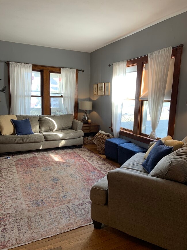 Building Photo - 4207 Barker Ave