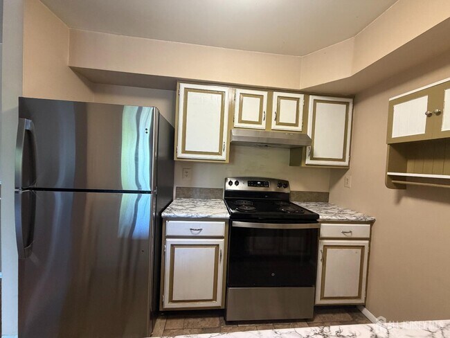 Building Photo - 1006 Aspen Dr