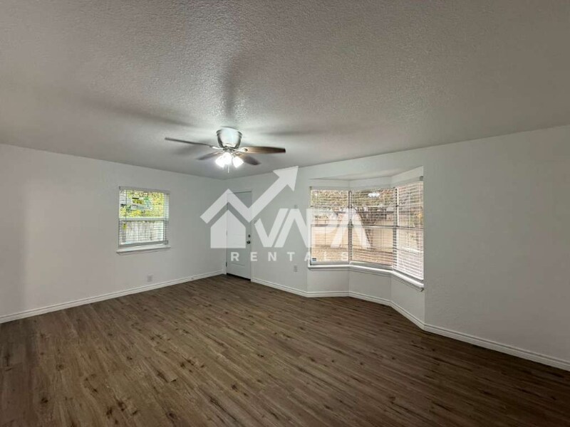 Building Photo - 231 Middlebury Dr