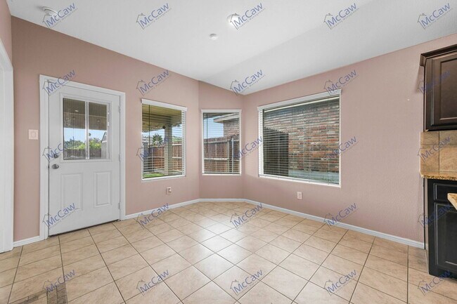 Building Photo - 601 Gin Lake Trl