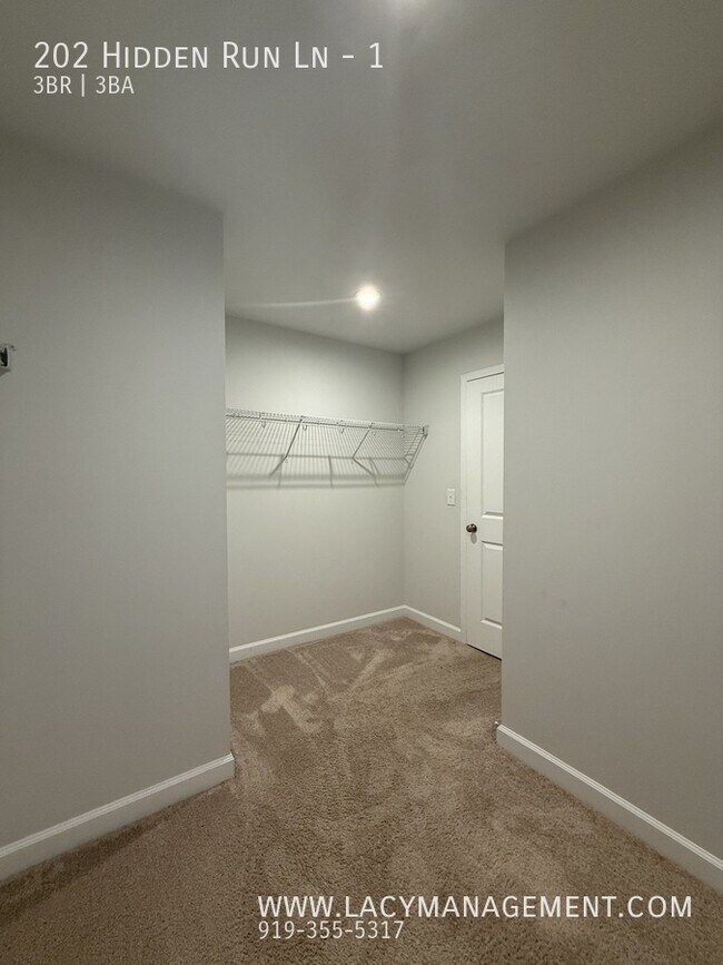 Building Photo - 202 Hidden Run Ln