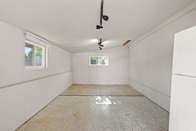 Building Photo - Beautiful Vacaville Home Near Parks, Schools & Shopping