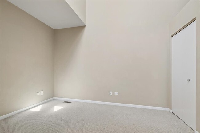 Building Photo - 960 N Crosby St